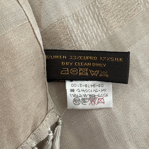 Louis Vuitton Scarf - Picture 5 of 6